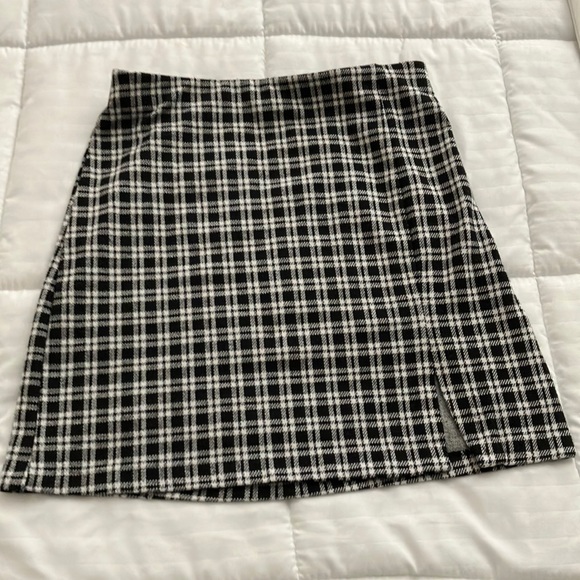 H&M white and black plaid mini skirt Size XS juniors - Picture 1 of 6